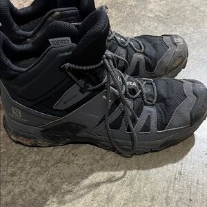 Salomon Black and Gray Boots with Ankle Support